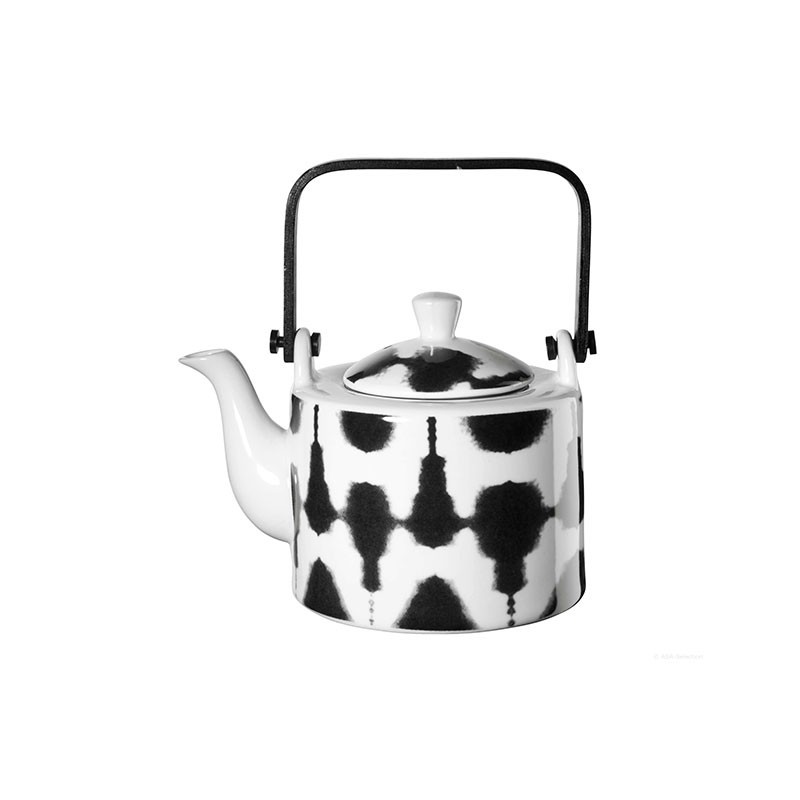 Tea Pot Blurred - Maori
