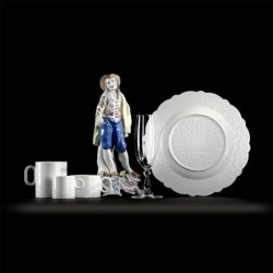 Set of 4 Tea Cups - Dressed