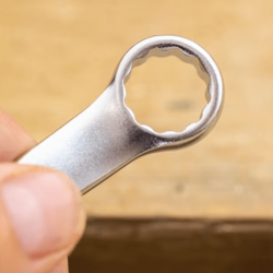 CHAVE COMBINADA 16mm ANTIDERRAPANTE