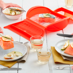 Microwaver Cooker 3-4P with Tray and Cookbook Microtrucos