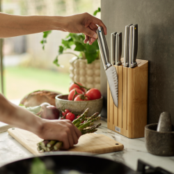 Vertical Knife Set with Bamboo Storage Tray - Elevate Steel