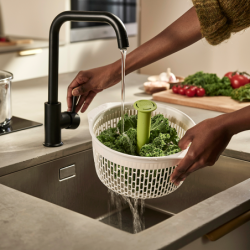 In-sink Salad-spinning Colander - Spindola