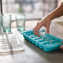 Flow Easy-fill Ice-cube Tray