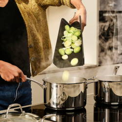 Regular Folding Chopping Board Black - Chop2Pot Plus