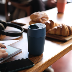 Taza de Viaje con Tapa Abatible Azul - Sipp