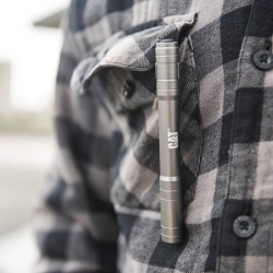 Lanterna Caneta de Bolso CAT 100 lumens