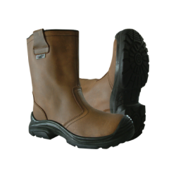 BOTA PELE CASTANHA TRATAM HIDROFUGADO S3