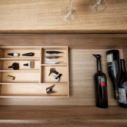Corkscrew High Gloss - Rocks Feather