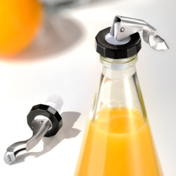 Set of 2 Bottle Stoppers - Botelo