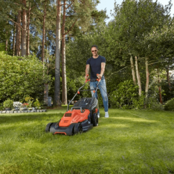 1600W Lawn Mower with Ergonomic Handle
