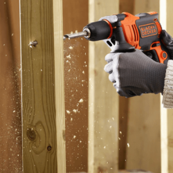 Berbequim com Percussão 710W com Acessórios e Saco de Transporte BLACK+DECKER