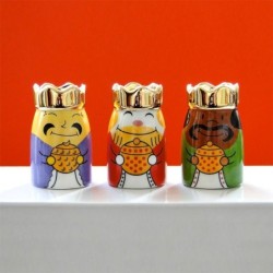 Three Figurines - Re Magi