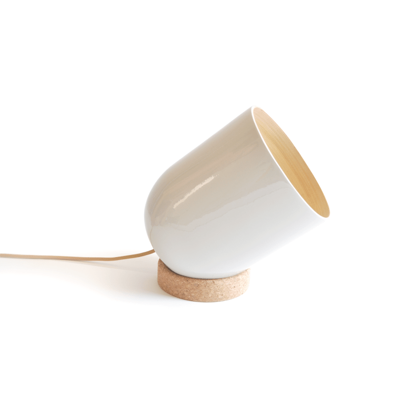 BRIO CANDEEIRO CHÃO REF:L BRANCO Ø20X24CM BRIO CANDEEIRO CHÃO REF:L BRANCO Ø20X24CM