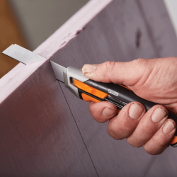 Cutter Carbonmax con Cuchillas Quebradizas 18mm FISKARS