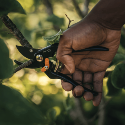 FISKARS Solid Metal Pruner Bypass P131 Ø18mm