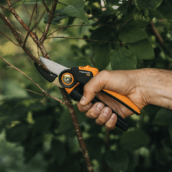Tesoura de Poda Bypass P941 Ø26mm FISKARS