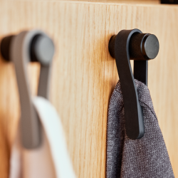 Set of 2 Towel Strap/Magnet Black - Loop Magnet