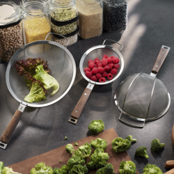 Sieve with Wooden Handle 24cm - Passo