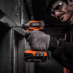 Aparafusadora de Impacto sem Escovas 18V AEG