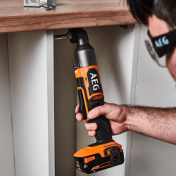 Aparafusadora de Impacto Subcompacta sem Escovas 18V AEG