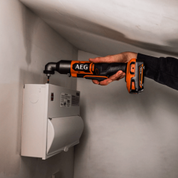 Aparafusadora de Impacto Subcompacta sem Escovas 18V AEG