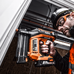 AEG Brushless Nail Gun B18BN18-0 18V 18GA