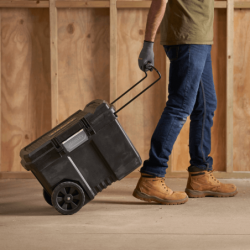STANLEY 52L Self-Closing Transport Chest