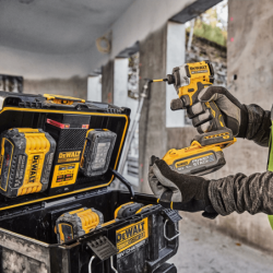 Caixa de Carga 18V TOUGHSYSTEM 2.0 DEWALT