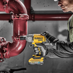 Chave Impacto sem Escovas XR 18V POWERSTACK Li-Ion 5Ah 1/2' Alto Par com Anel de Retenção DEWALT
