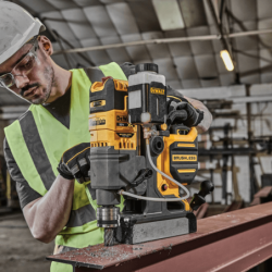 Furadeira Magnética XR 18V ​​com Imã Permanente - Unidade Nua DEWALT
