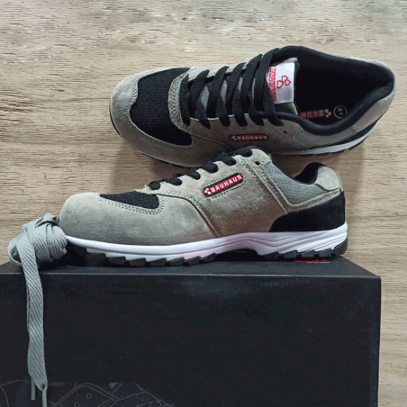 SAFETY SHOE MODEL 04 44