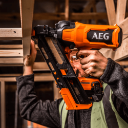 Pregador de Estrutura de Primeira Fixação 18V Sem Escova 10 Ga Angular 30˚-34˚ B18FN10 AEG