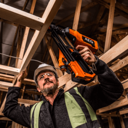 Pregador de Estrutura de Primeira Fixação 18V Sem Escova 10 Ga Angular 30˚-34˚ B18FN10 AEG