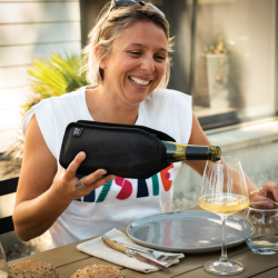 Expandable Wine Cooling Sleeve Black - Frizz