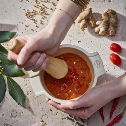 Ecru Mortar with Beechwood Pestle - Appolia