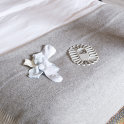 22-Piece Quick-Grip Drying Hanger - Petal