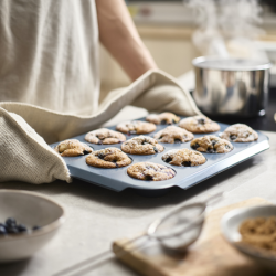 Tabuleiro Antiaderente para 12 Queques - Nest Bake
