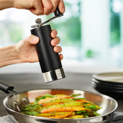 Moinho de Pimenta com Pega Preto/Inox 18cm - Isen U'Select