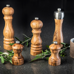 Manual Pepper Mill in Olive Wood 22cm - Paris