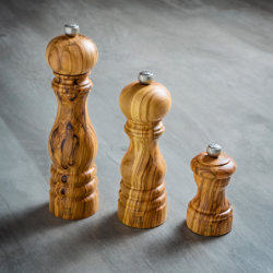 Manual Pepper Mill in Olive Wood 18cm - Paris