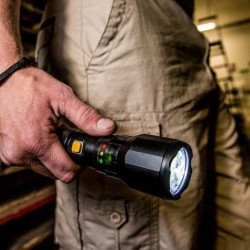 CAT High Power Rechargeable Flashlight 570 lumens
