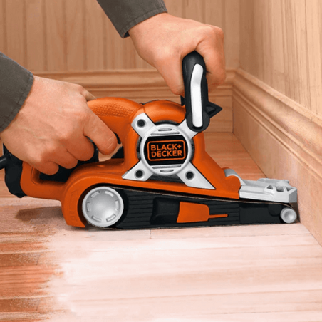 BLACK+DECKER 720W 75 x 533 mm Belt Sander
