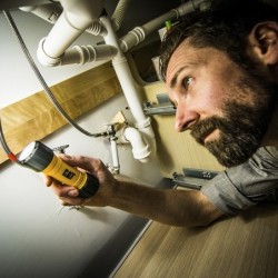 LANTERNA LED BOLSO 200 LUMENS